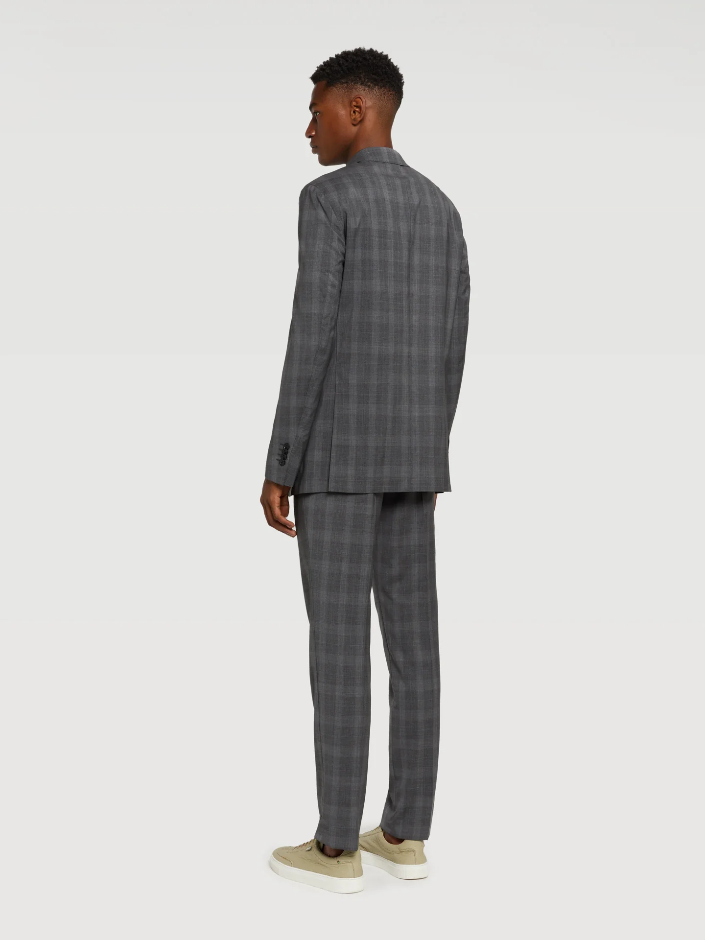 Slim fit k-moving italian fabric suit - Image 4