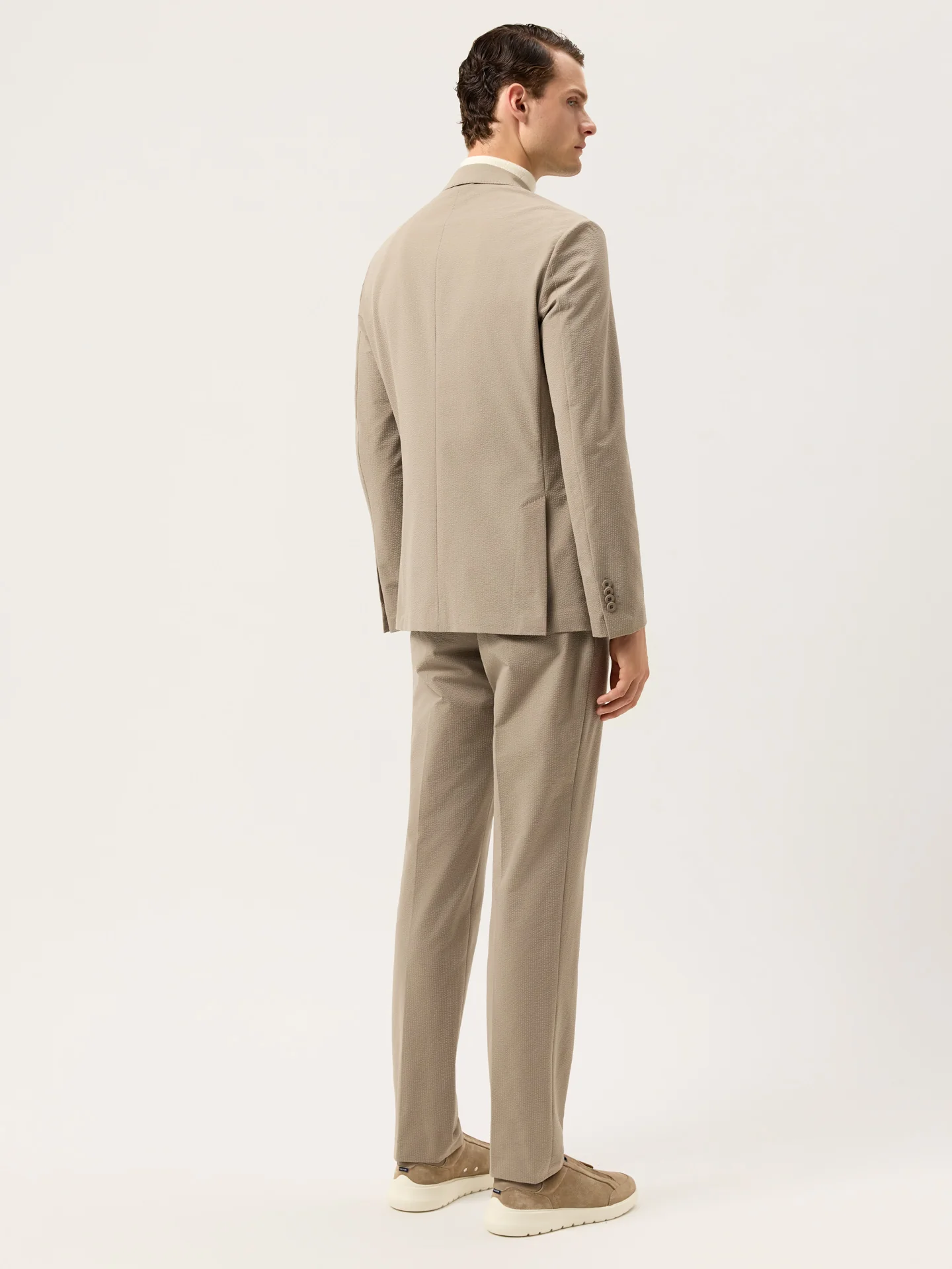 Slim Fit Seersucker Travel Suit In Washable Fabric - Image 4