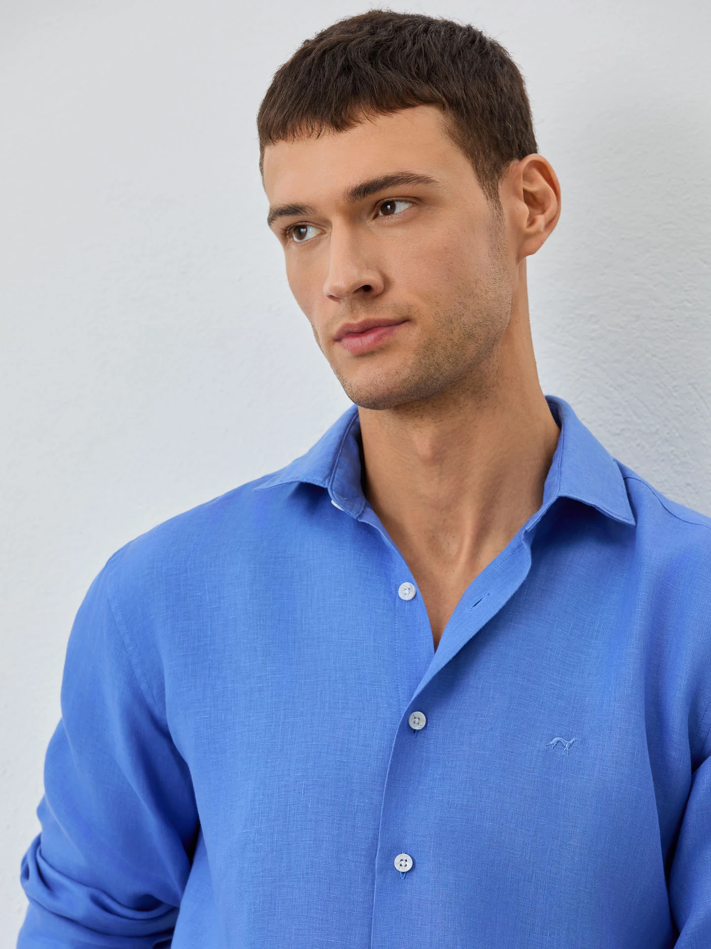 Slim Fit Shirt With Open Collar In Linen - Image 2