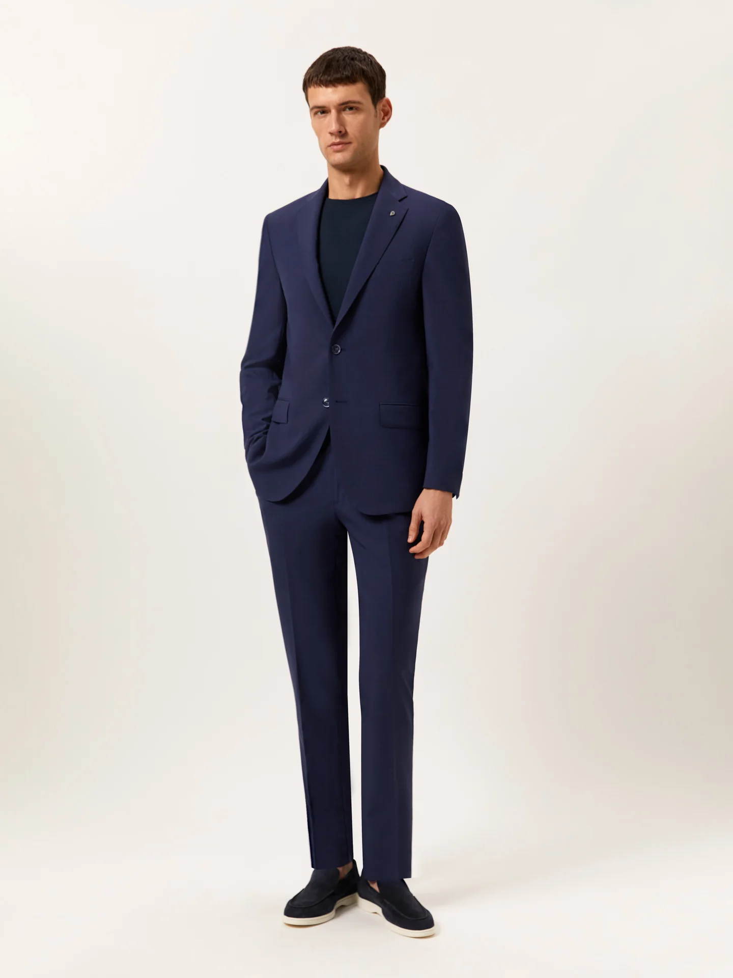 Slim Fit Suit in High-performance Wool