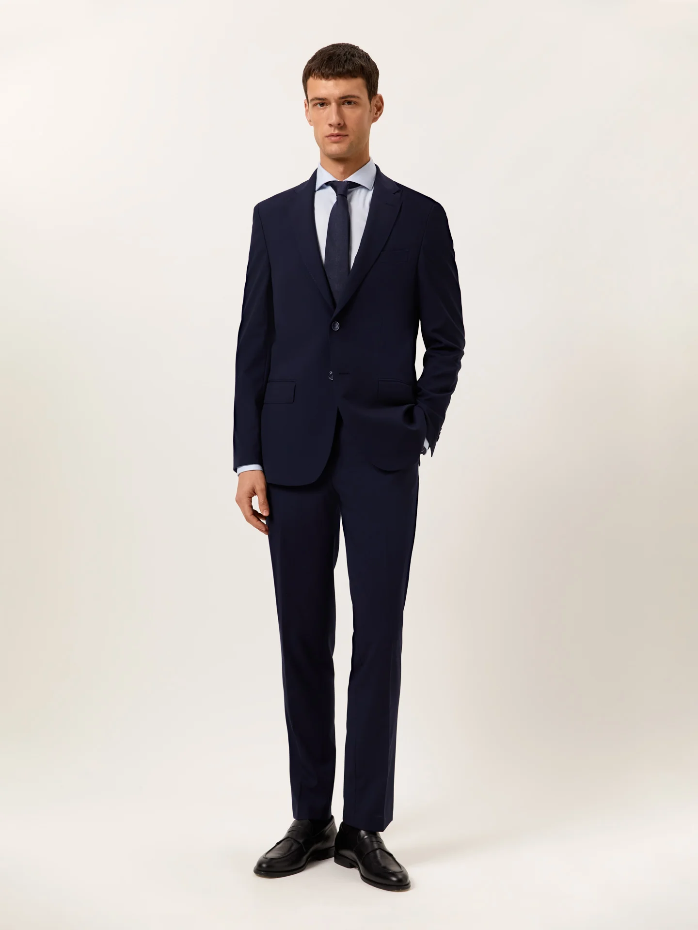 Slim Fit Suit in High-performance Wool