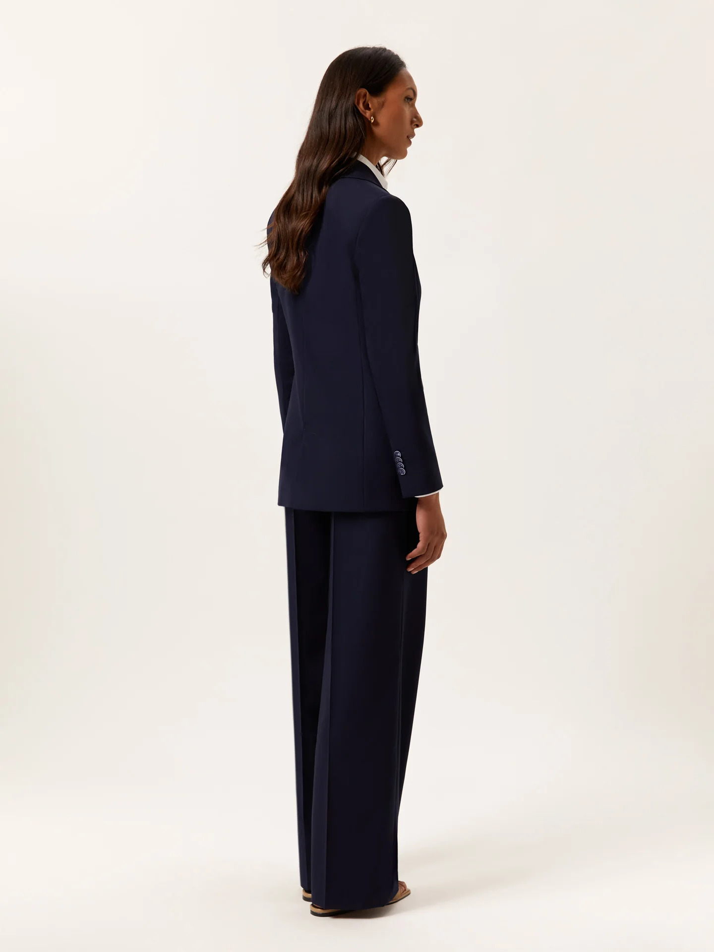Slim Fit Suit in High-performance Wool - Image 2