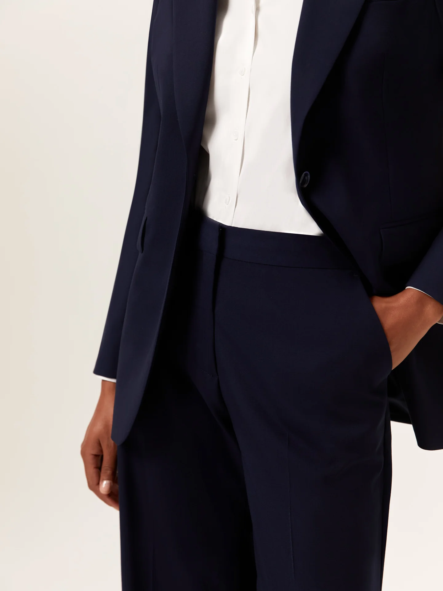 Slim Fit Suit in High-performance Wool - Image 4