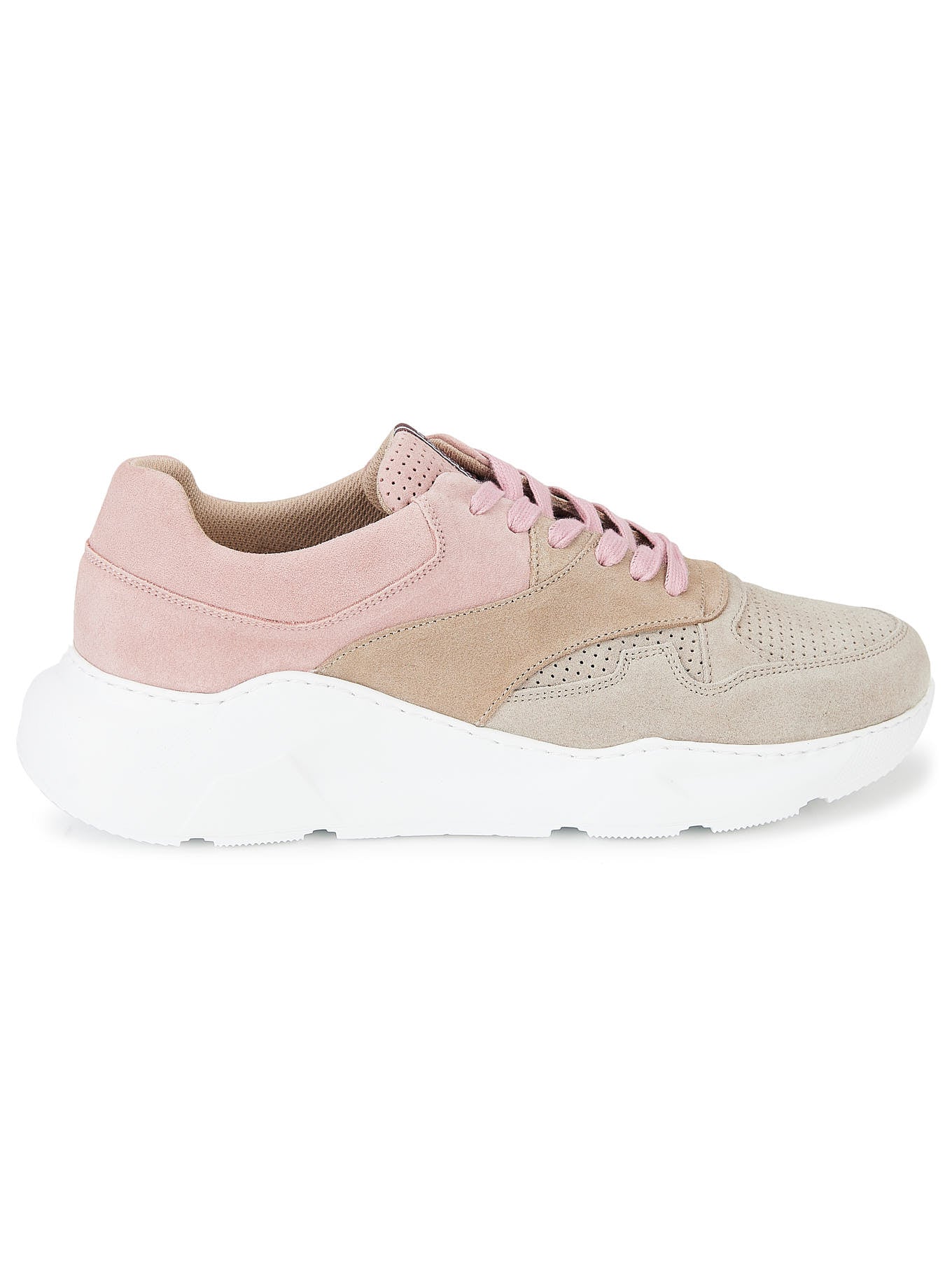 Sneakers with light weight sole