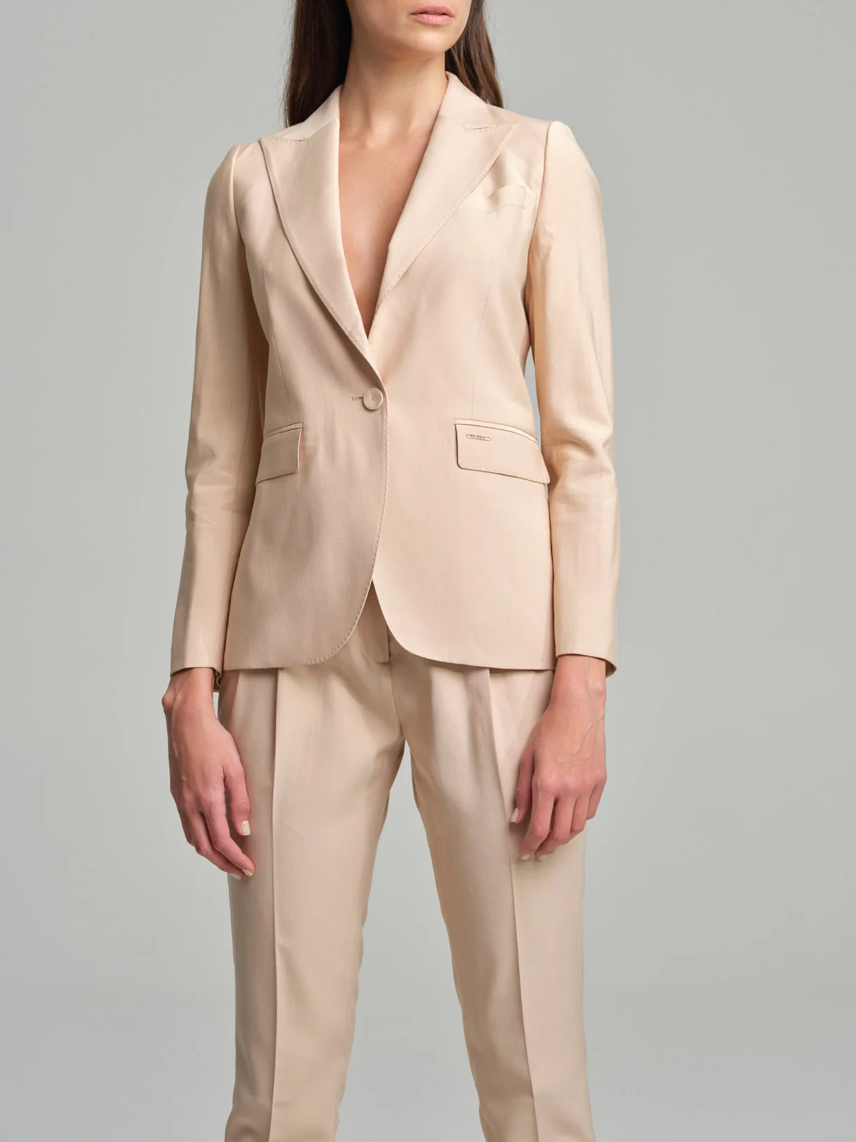 Straight leg pleated trousers with self-fabric buckle