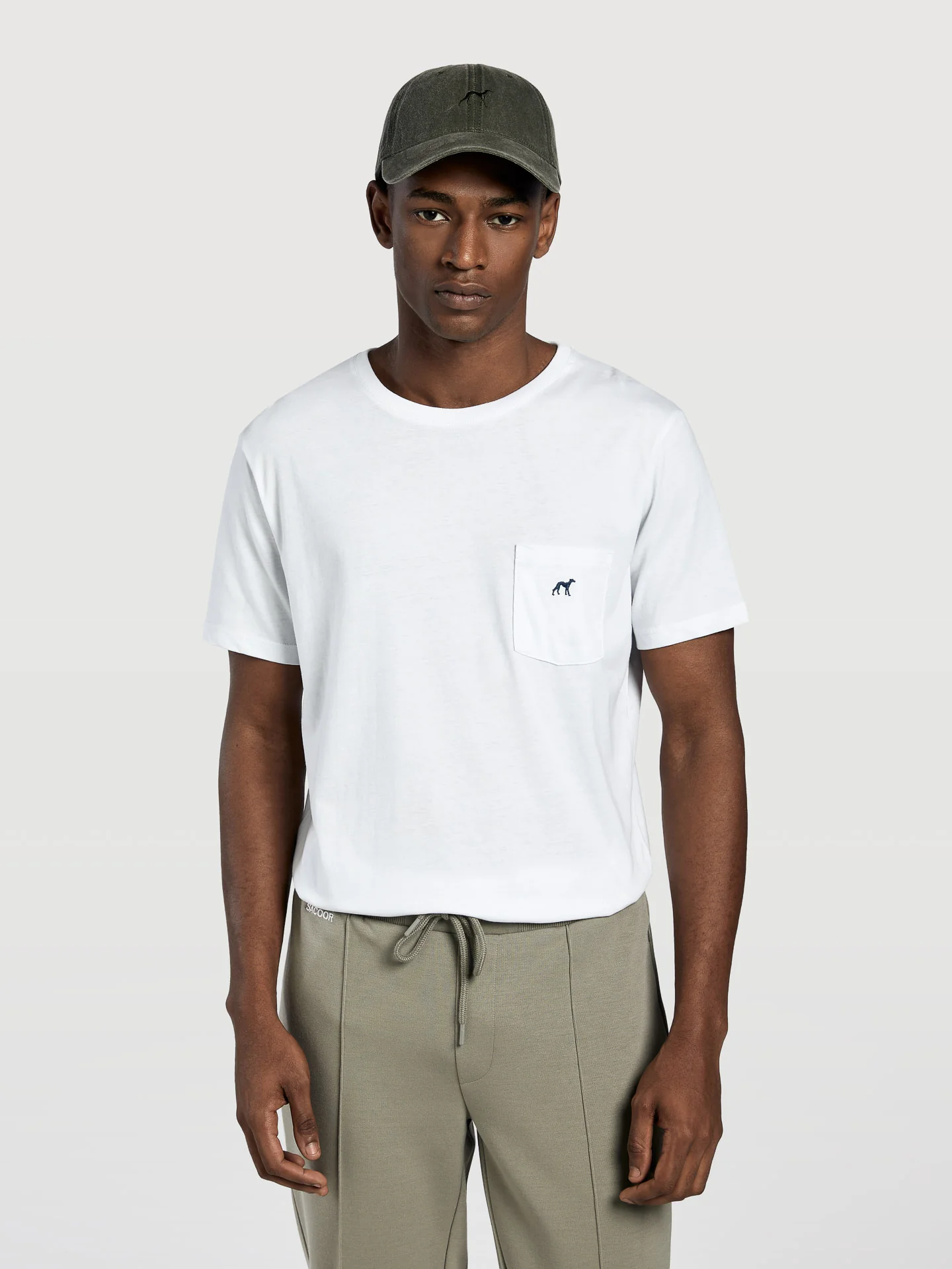 T-shirt with chest pocket - Image 6
