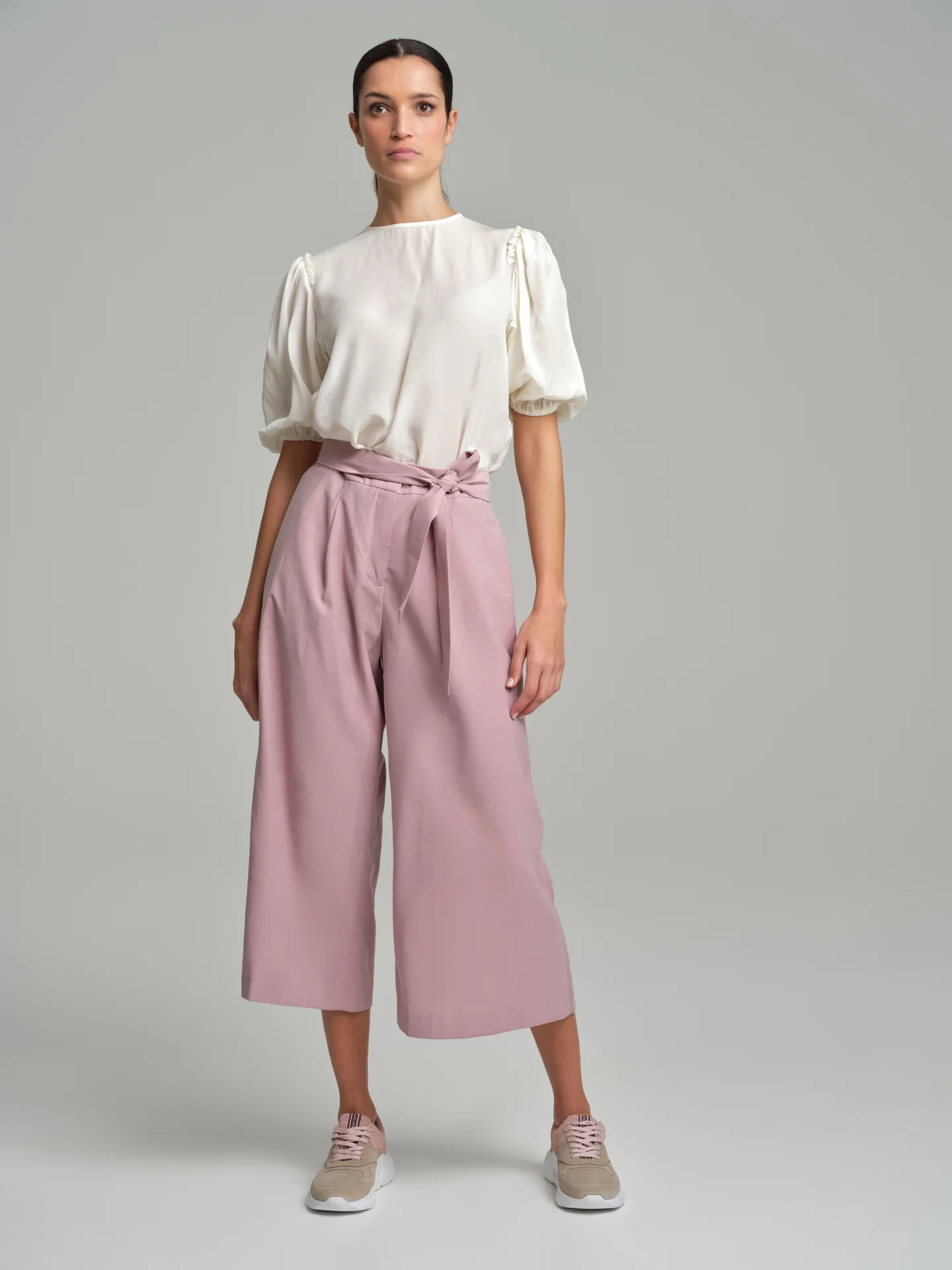 Tie belt loose trousers