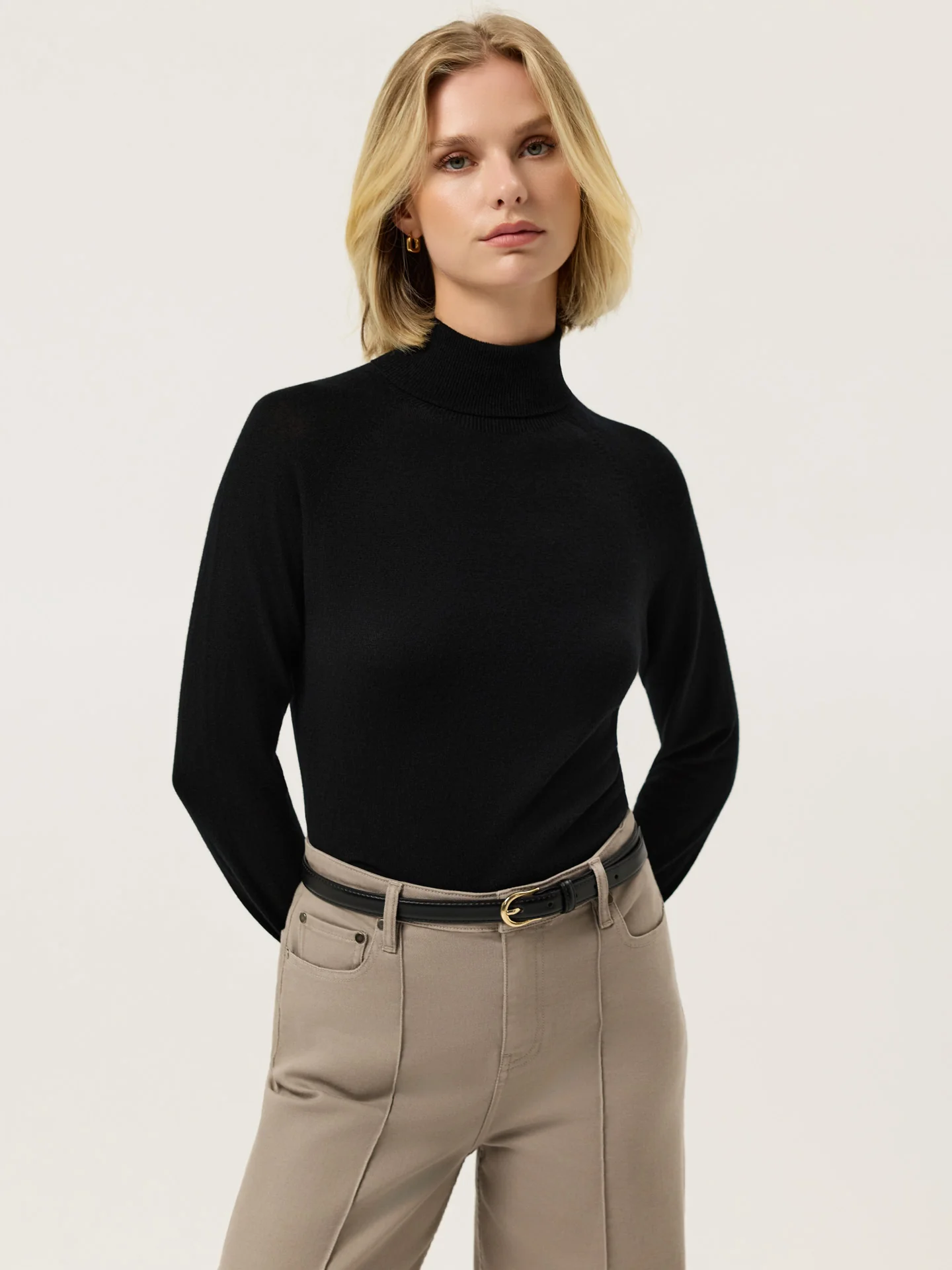 Turtle Neck Seamless Sweater In Wool Cashmere blend - Image 2