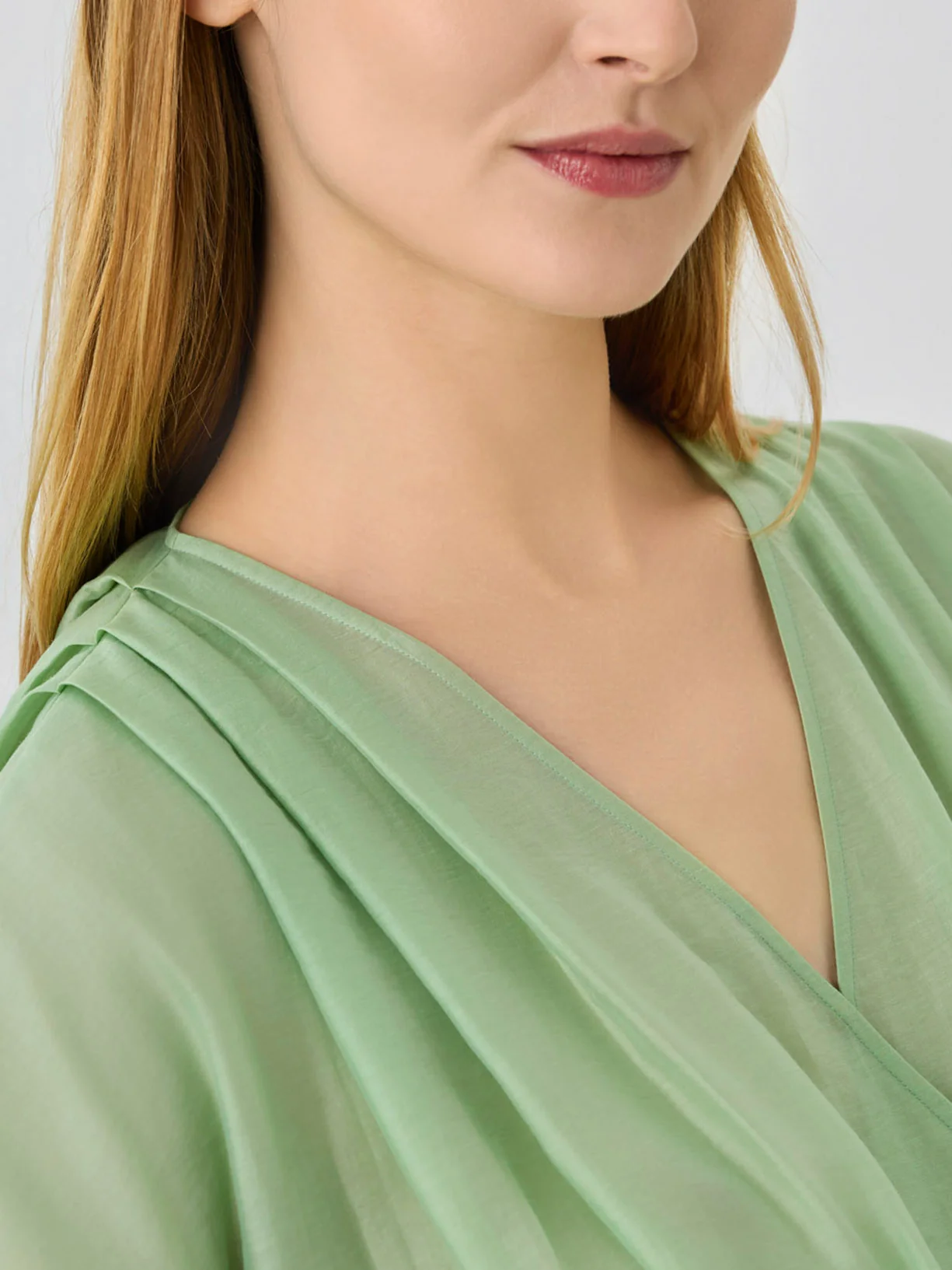 V-Neck Dress In Tencel Linen Blend With Pleats - Image 3