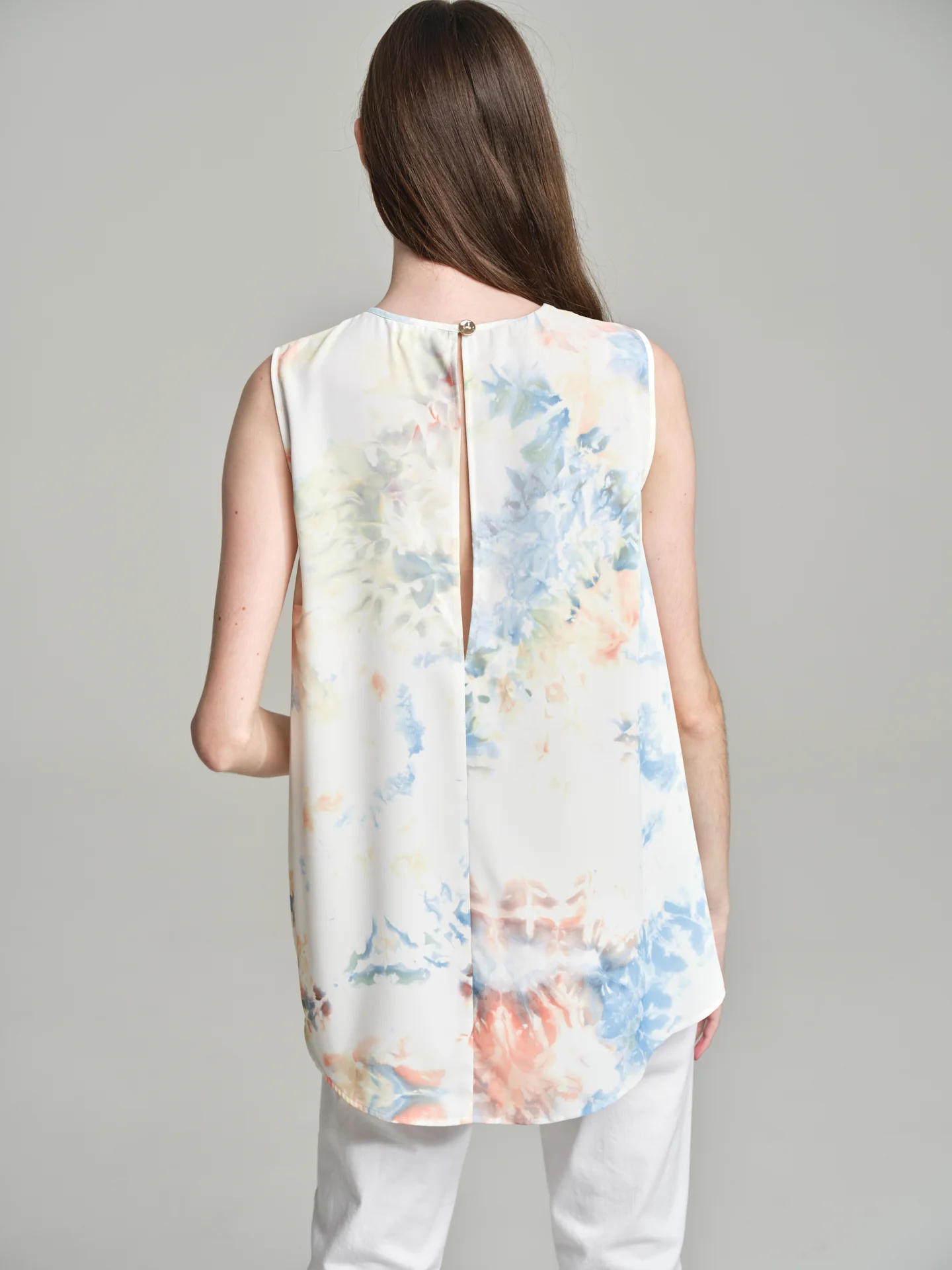 Watercolor printed top with twisted collar - Image 3