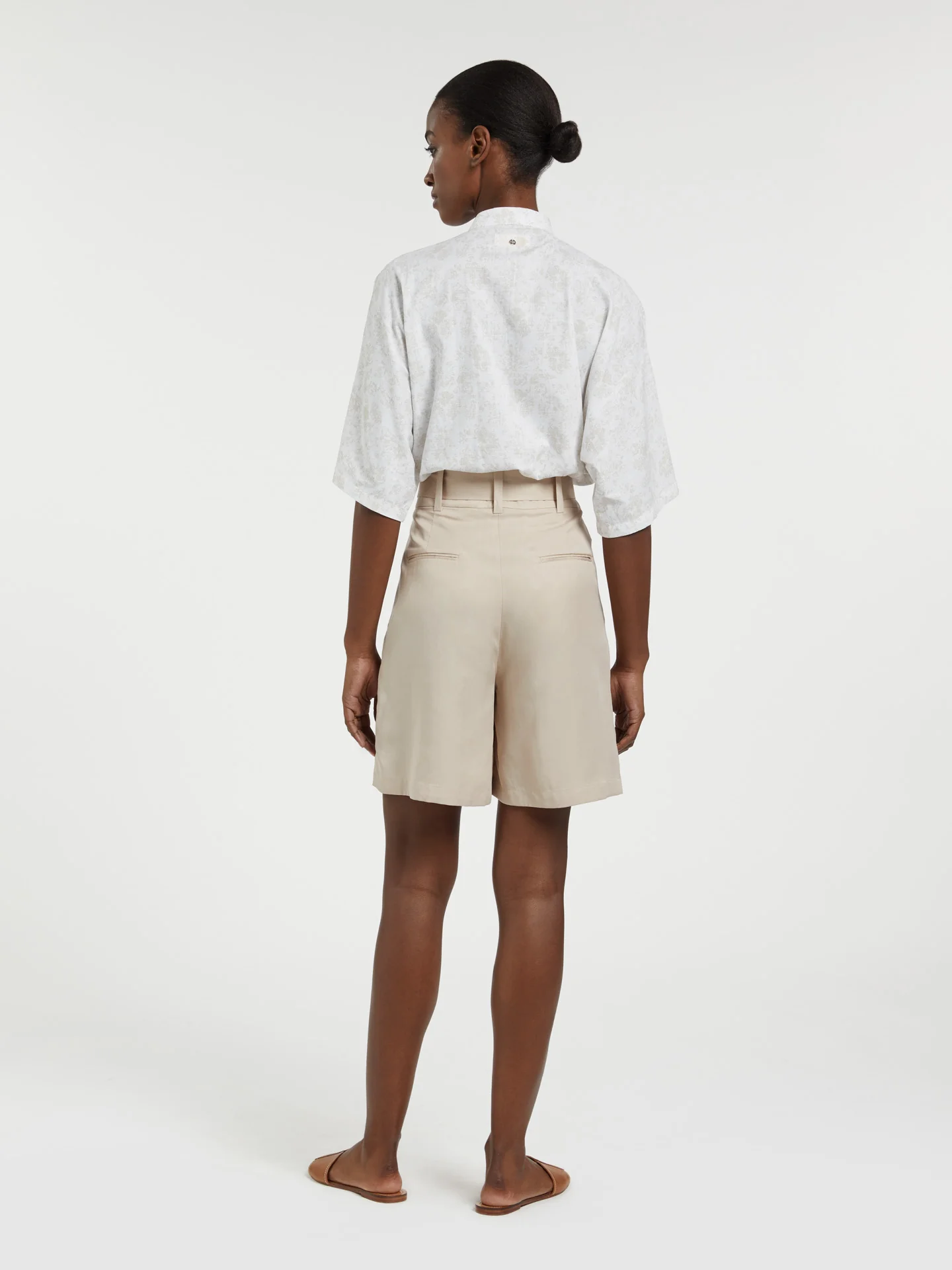 Wide Leg Shorts With Belt - Image 3