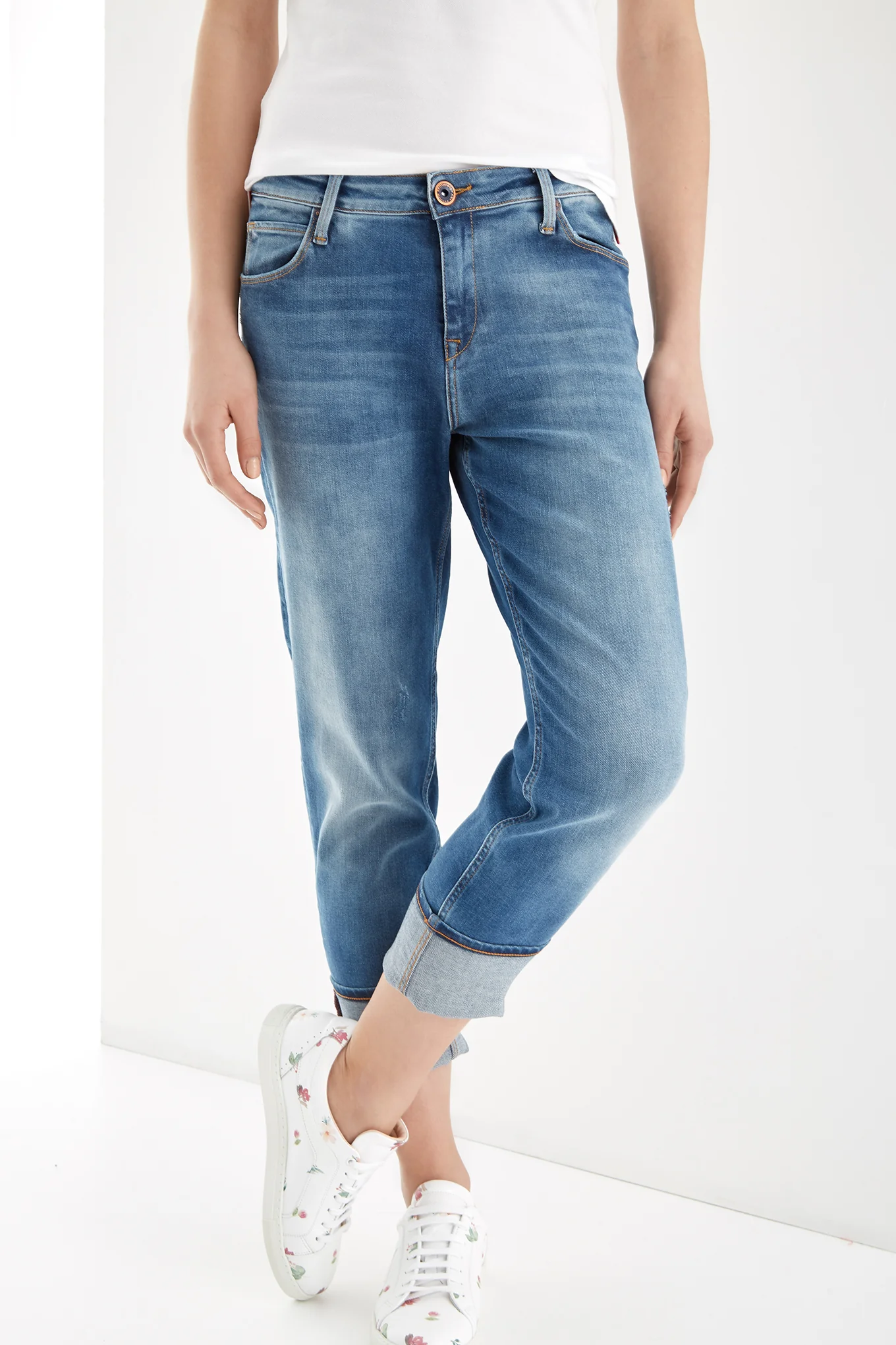 Women's Boyfrien Jeans - Image 4