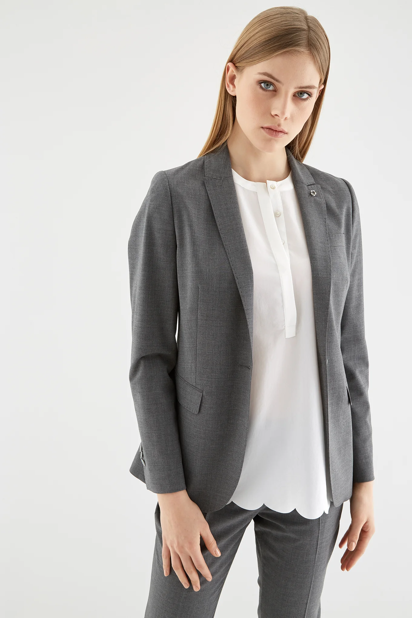 Women's Classic Suit - Image 4