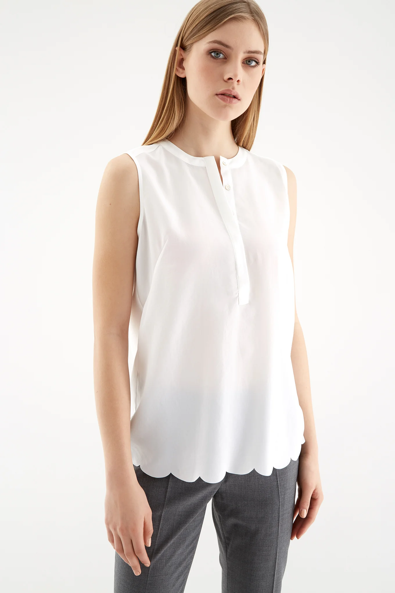 Women's Sleeveless Blouse - Image 2