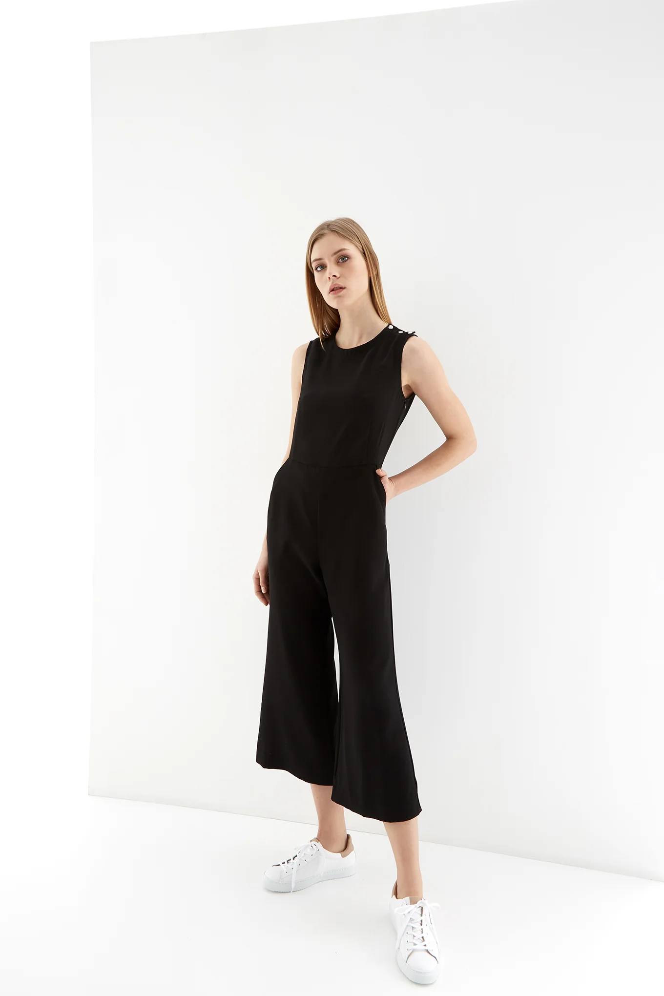 Women's Sleeveless Jumpsuit